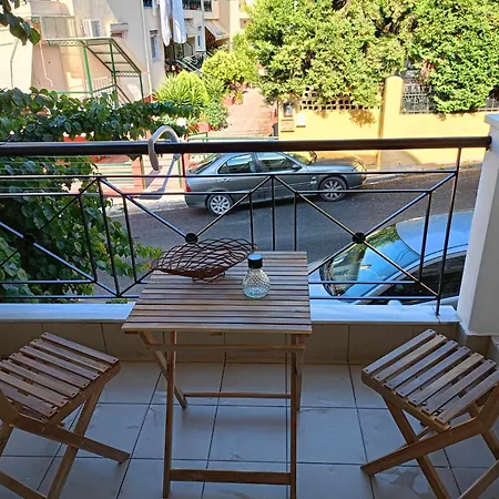 Ef-xaris Appartement *